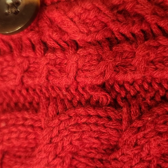 Gap-Red Cable Knit Sweater with Button Collar. Size 3T - Picture 7 of 7